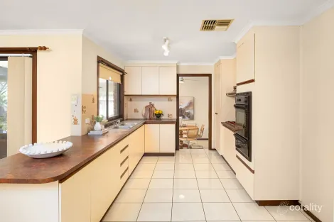 Property photo of 21 Alldis Place Kooringal NSW 2650