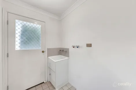 Property photo of 34 Jonquil Circuit Flinders View QLD 4305