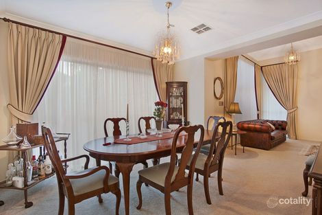 Property photo of 5 Saint Andrews Place Indooroopilly QLD 4068