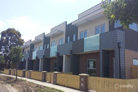 2-4 Murchison Dr, Roxburgh Park, VIC 3064