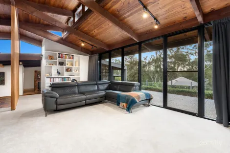 Property photo of 190 Berringa Road Park Orchards VIC 3114