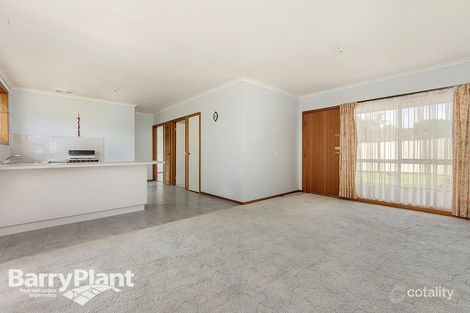 Property photo of 1/74 Avondale Avenue St Albans VIC 3021
