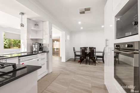 104 Strawberry Dr, Seville Grove, WA 6112