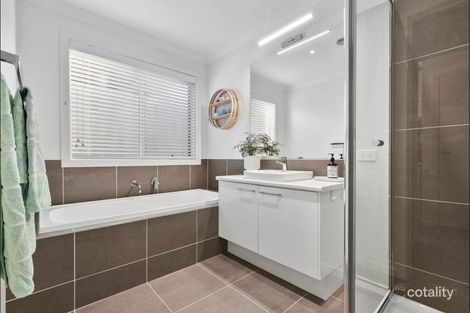 Property photo of 10 Ash Grove South Langwarrin VIC 3910