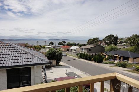 Property photo of 9 Myuna Road Blackmans Bay TAS 7052