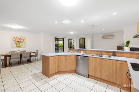 Property photo of 11 Carisbrook Circuit Forest Lake QLD 4078