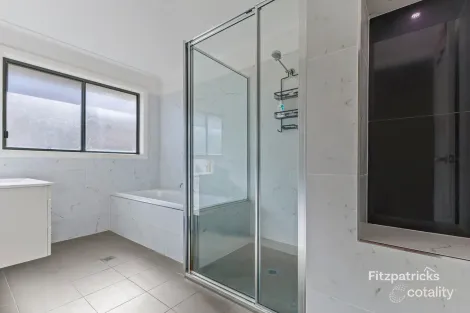 Property photo of 29 Barton Avenue Lloyd NSW 2650