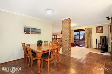 Property photo of 10 Damian Place Wantirna South VIC 3152