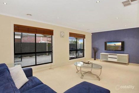 Property photo of 12 Pinnaroo Crescent Burnside VIC 3023