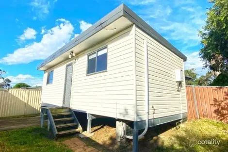 17 Dollin St, Colyton, NSW 2760