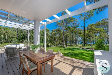 15 Freshwater Cres, Murrays Beach, NSW 2281