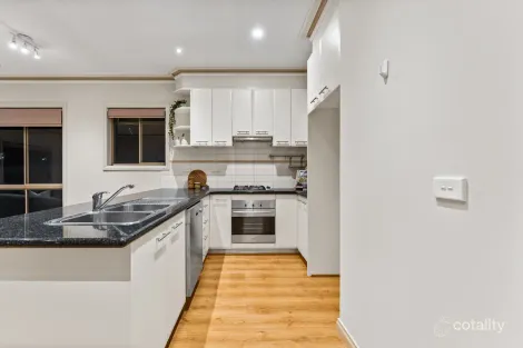 Property photo of 2/150 Somers Avenue Macleod VIC 3085