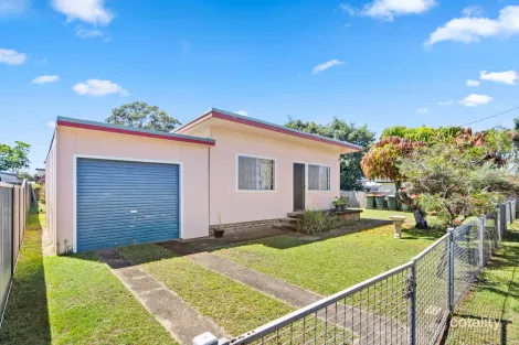 2 Seventh Ave, Stuarts Point, NSW 2441