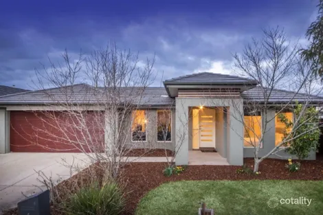 4 Melrose St, Pakenham, VIC 3810