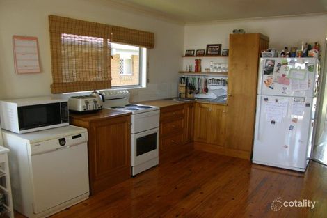 Property photo of 28 Parkview Avenue Wynnum QLD 4178