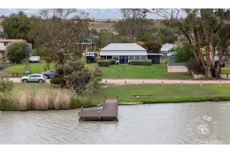 17 Murray Tce, Cowirra, SA 5238