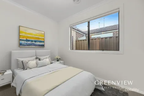 Property photo of 24 Renlik Circuit Cranbourne North VIC 3977