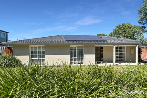 70 Huon Park Rd, Cranbourne North, VIC 3977