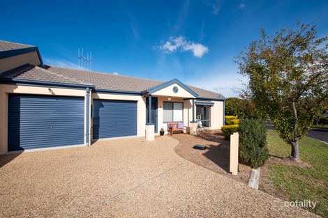 Property photo of 4 Palm Court Jerrabomberra NSW 2619