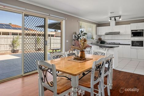 Property photo of 5 Chatham Close Cranbourne East VIC 3977