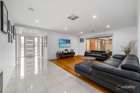 Property photo of 16 Benshaw Court Hillside VIC 3037
