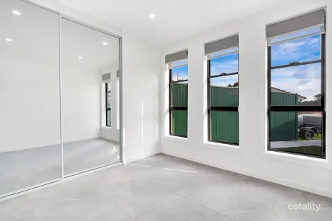 Property photo of 5 Eucumbene Place St Clair NSW 2759