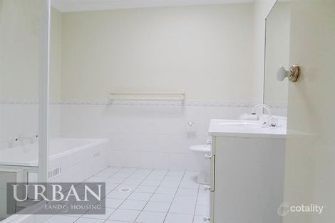 Property photo of 6 Clarendon Court Wattle Grove NSW 2173