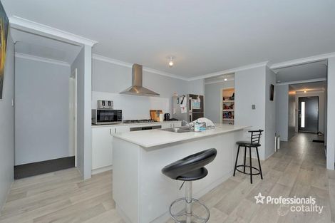 Property photo of 96 Windermere Boulevard Aveley WA 6069