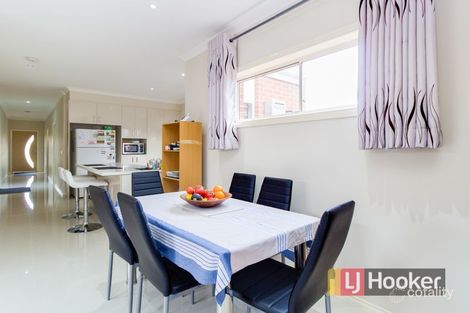 Property photo of 18B Templeton Crescent Pakenham VIC 3810