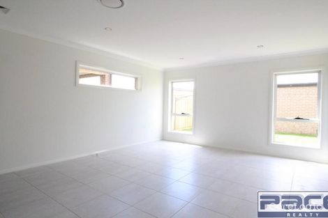 Property photo of 12 Alderton Drive Colebee NSW 2761