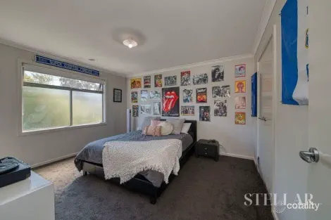Property photo of 11/23 Atlantic Drive Pakenham VIC 3810