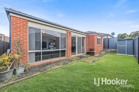 Property photo of 12 Sienna Way Pakenham VIC 3810