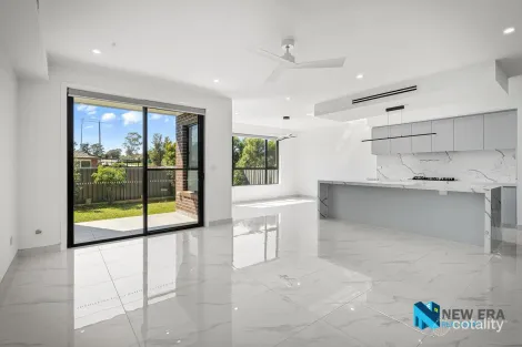 Property photo of 10 Pyramus Place St Clair NSW 2759