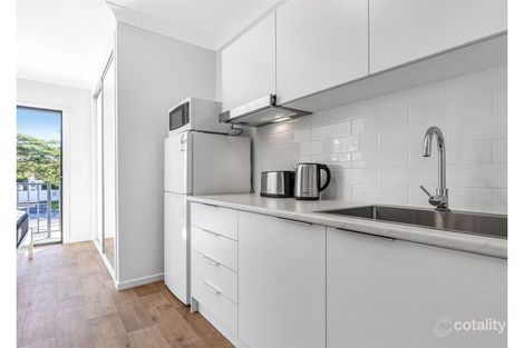 32 Ambool St, Lota, QLD 4179