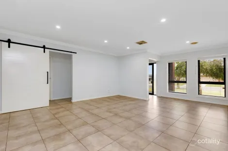 Property photo of 2/9 Budawang Place Tatton NSW 2650