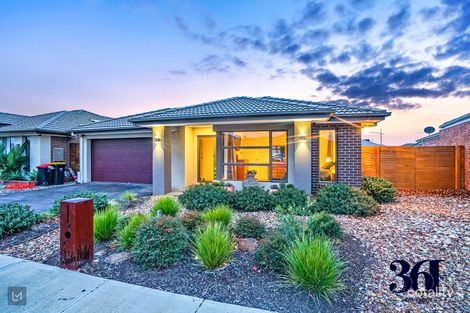 Property photo of 7 Keynes Circuit Fraser Rise VIC 3336