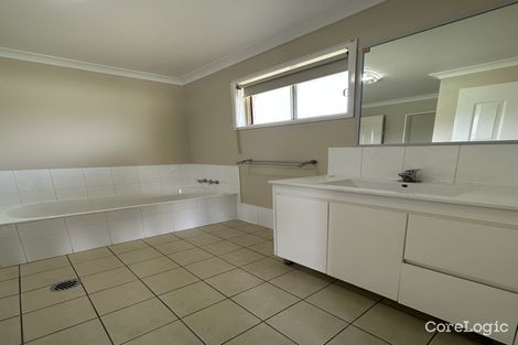 Property photo of 15 Waldby Court Emerald QLD 4720