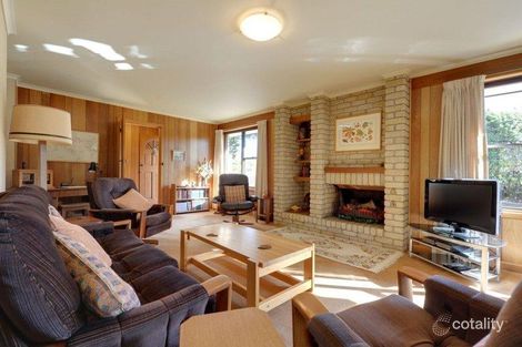 Property photo of 1 Koluri Court Lindisfarne TAS 7015