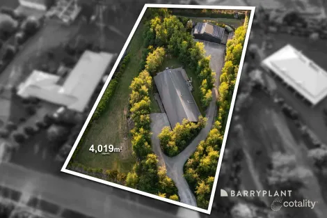 Property photo of 30 Bunjil Drive Drouin VIC 3818