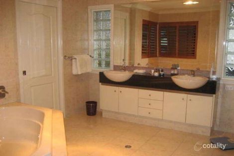 Property photo of 9 Azzurra Drive Varsity Lakes QLD 4227