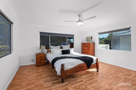 Property photo of 33 Blaxland Street Eastern Heights QLD 4305