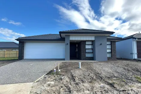 125 Manton Rd, Clyde North, VIC 3978