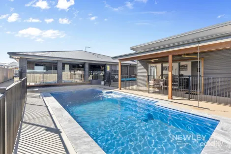 Property photo of 21 Kentucky Crescent Gobbagombalin NSW 2650