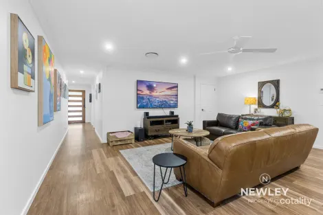 Property photo of 21 Kentucky Crescent Gobbagombalin NSW 2650