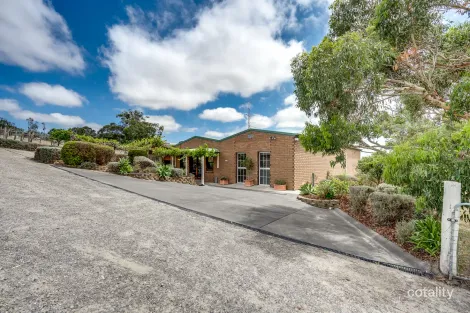 121 Waggon Rd, Victor Harbor, SA 5211