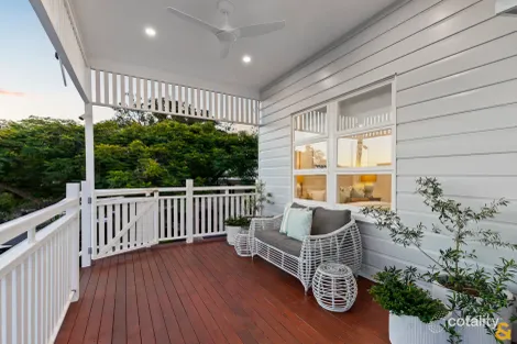 Property photo of 11 Waterloo Esplanade Wynnum QLD 4178