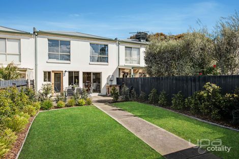 Property photo of 32 Boyden Square Roxburgh Park VIC 3064