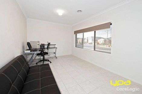 Property photo of 3 Hovell Drive Burnside Heights VIC 3023