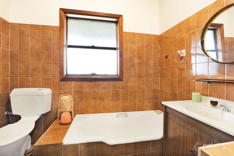 Property photo of 18 Shellharbour Road Primbee NSW 2502