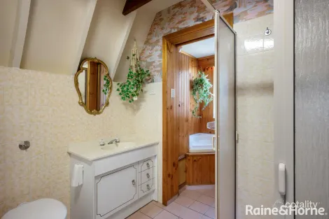 Property photo of 11 Lachlan Crescent St Georges Basin NSW 2540